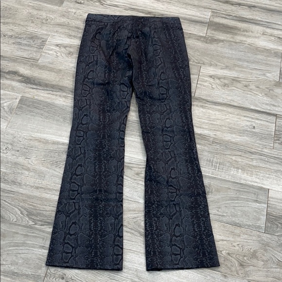 Lyla Renai Alligator Print Golf Pants, Size S - Picture 6 of 9